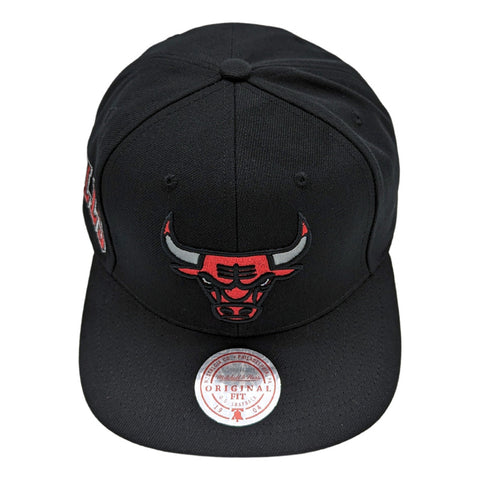 Gorra Mitchell & Ness Bulls Side Core 2.0 Clas Negra 2023 28