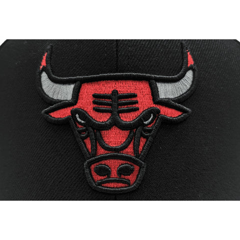 Gorra Mitchell & Ness Bulls Side Core 2.0 Clas Negra 2023 28