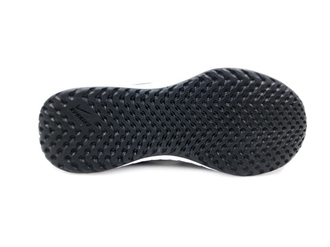 Tenis Nike Revolution 5 BQ5672003 Negro/Blanco-Niños