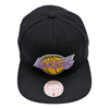 Gorra Mitchell & Ness Lakers Top Spot Negra 2023 32