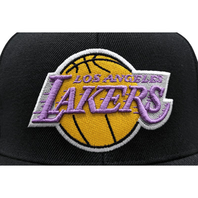 Gorra Mitchell & Ness Lakers Top Spot Negra 2023 32