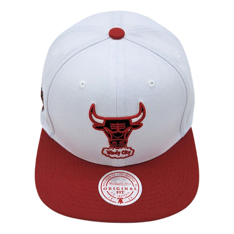 Gorra Mitchell & Ness Bulls Side Core  White Blanca 2023 24