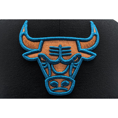 Gorra Mitchell & Ness Bulls Make Cents 2023 21